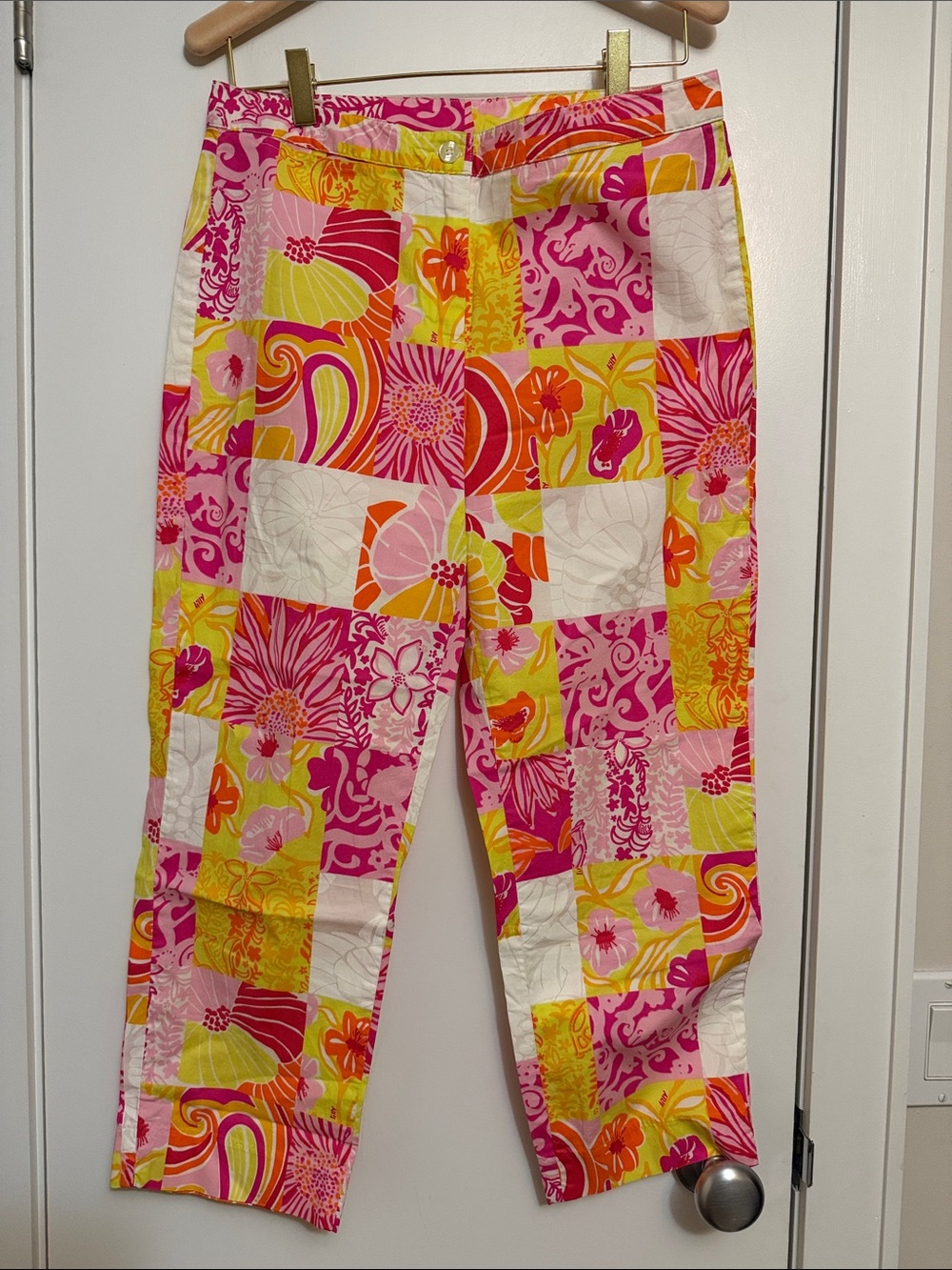 Lilly Pulitzer   Patchwork Floral Pink, Yellow Orange cropped pants size 6